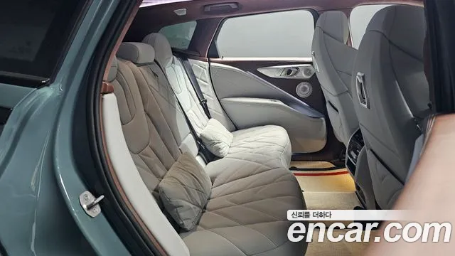 BMW XM (G09) 2023 Серебристо-серый из Кореи, фото 3