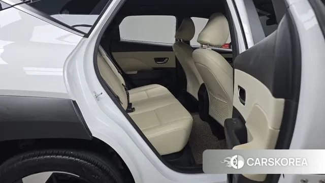 Hyundai Kona (SX2) 2023 Белый из Кореи, фото 3