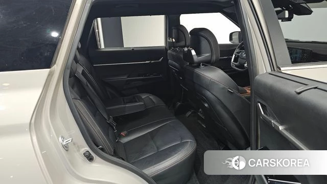 Ssangyong Torres EVX 2023 Жемчужный цвет из Кореи, фото 3