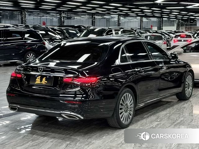 Mercedes-Benz E-class 2022 Черный из Китая, фото 3