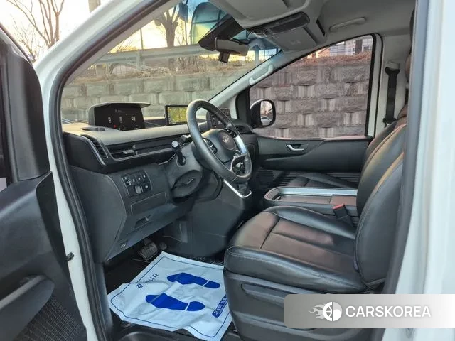 Hyundai Staria 2022 Белый из Кореи, фото 3