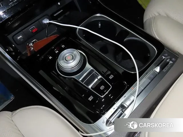 Kia Carnival 4th generation 2023 Белый из Кореи, фото 3