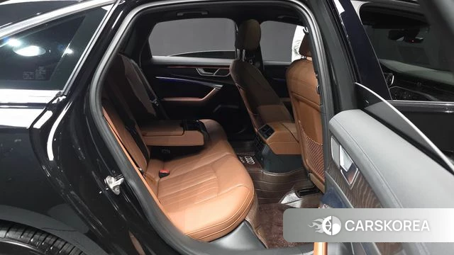 Audi A6 (C8) 2023 Черный из Кореи, фото 3