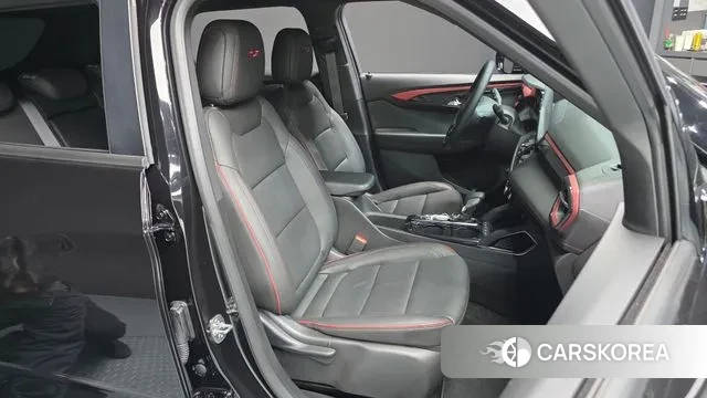 Chevrolet (GM Daewoo) The New Trail Blazer 2025 Черный из Кореи, фото 3