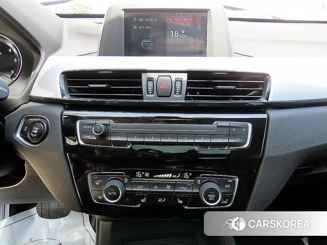 BMW X1 (F48) 2018 Белый из Кореи, фото 3
