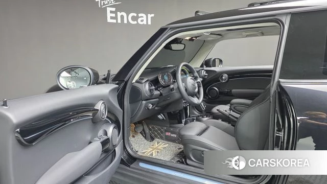 Mini Cooper 2022 Черный из Кореи, фото 3