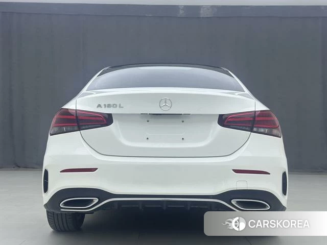 Mercedes-Benz Class A 2023 Белый из Китая, фото 3