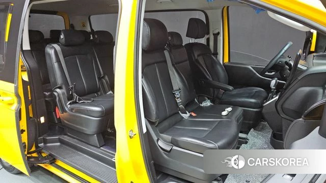 Hyundai Staria 2024 Желтый из Кореи, фото 3