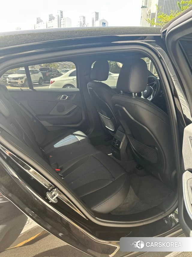 BMW 1 Series (F40) 2024 Черный из Кореи, фото 3