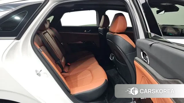 Kia The New K5 Hybrid 3rd generation 2023 Белый из Кореи, фото 3