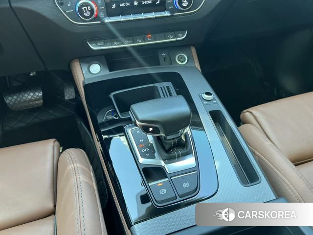 Audi Q5L 2023 Черный из Китая, фото 3