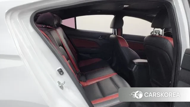 Hyundai Avante AD 2018 Белый из Кореи, фото 3