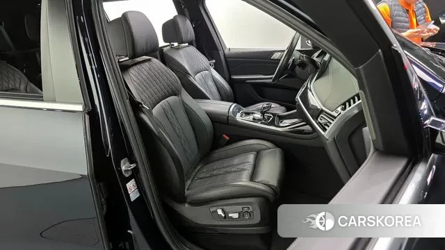 BMW X7 (G07) 2021 Черный из Кореи, фото 3