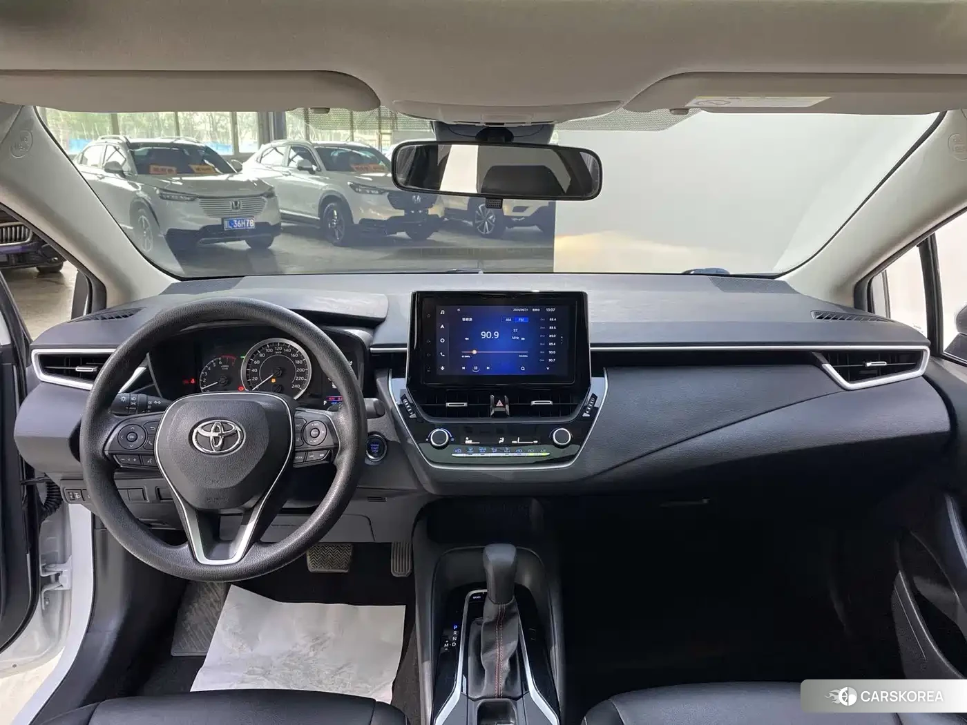 Toyota Corolla 2022 Белый из Китая, фото 3