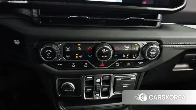 Jeep Wrangler (JL) 2024 Черный из Кореи, фото 3