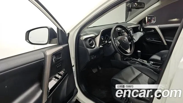 Toyota RAV4 2018 Белый из Кореи, фото 3