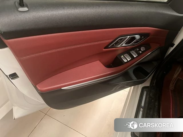 BMW 3 series 2023 Белый из Китая, фото 3