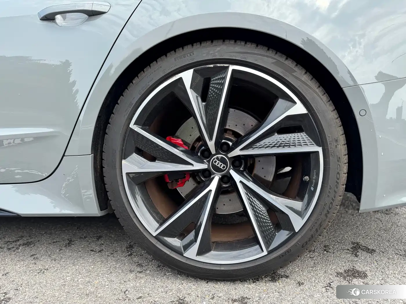 Audi RS 7 2021 Silver/gray из Китая, фото 3