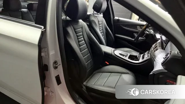 Mercedes-Benz E-Class W213 2022 Белый из Кореи, фото 3