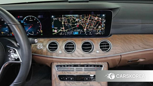 Mercedes-Benz E-Class W213 2023 Серебристо-серый из Кореи, фото 3