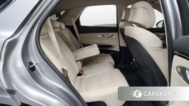 Genesis GV70 2023 Серебристо-серый из Кореи, фото 3