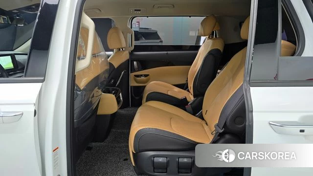 Kia Carnival 4th generation 2023 Белый из Кореи, фото 3