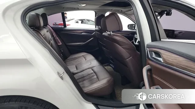 BMW 5 Series (G30) 2019 Белый из Кореи, фото 3