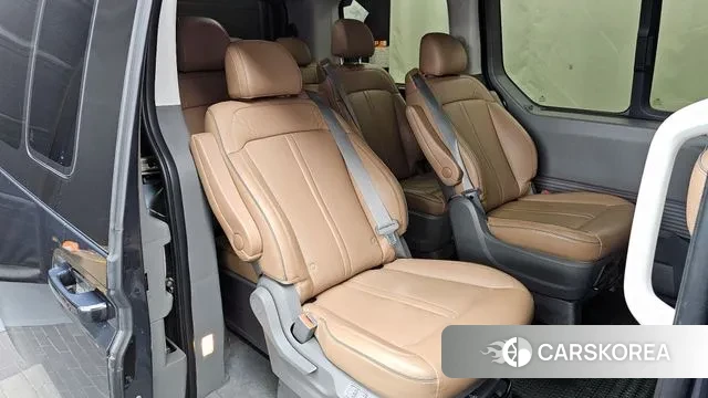 Hyundai Staria 2023 Серый из Кореи, фото 3