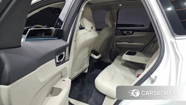 Volvo XC60 second Generation 2025 Белый из Кореи, фото 3