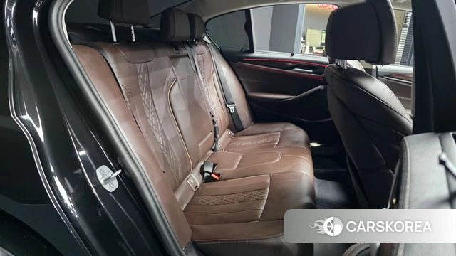 BMW 5 Series (G30) 2023 Черный из Кореи, фото 3