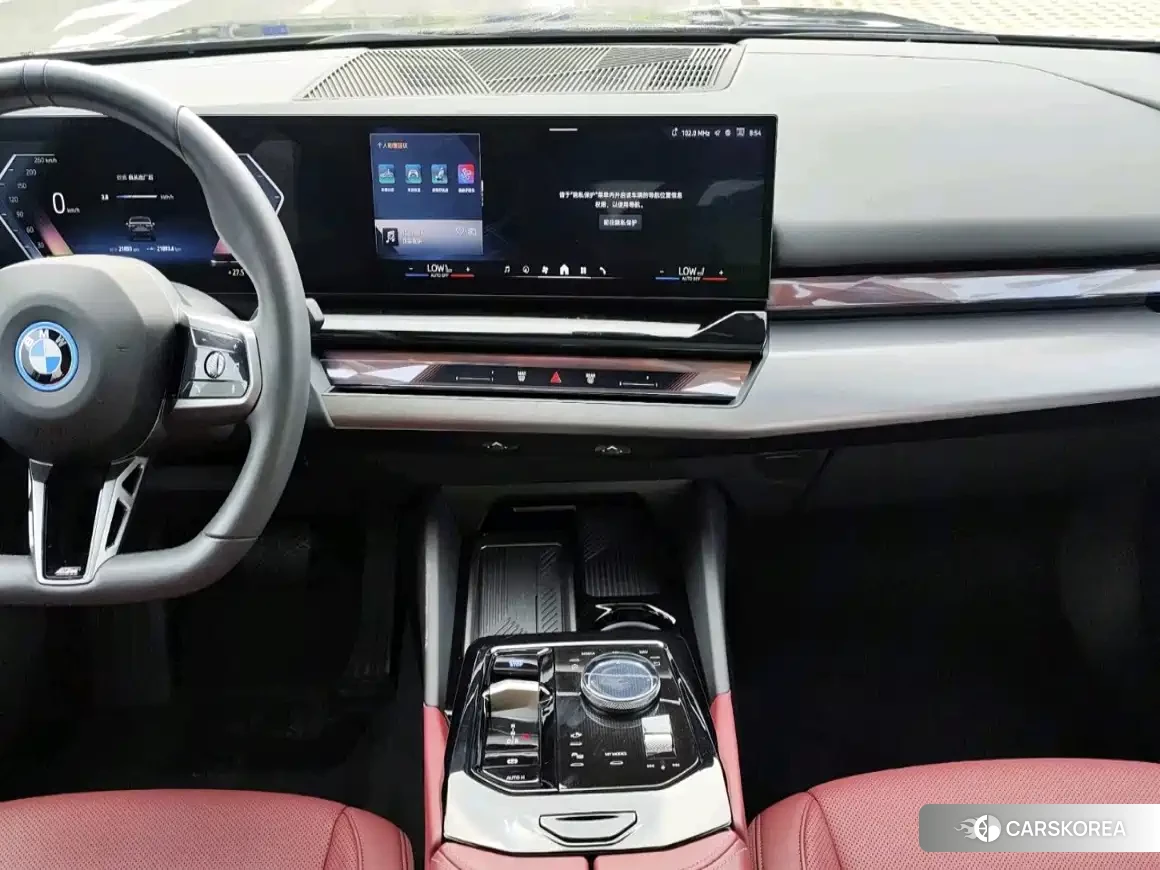 BMW i5 2025 Черный из Китая, фото 3