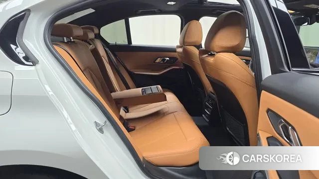 BMW 3 Series (G20) 2023 Белый из Кореи, фото 3