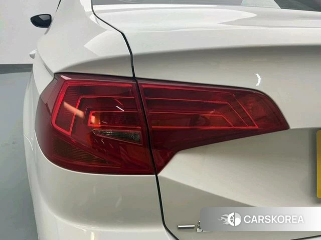 Volkswagen Bora 2023 Белый из Китая, фото 3