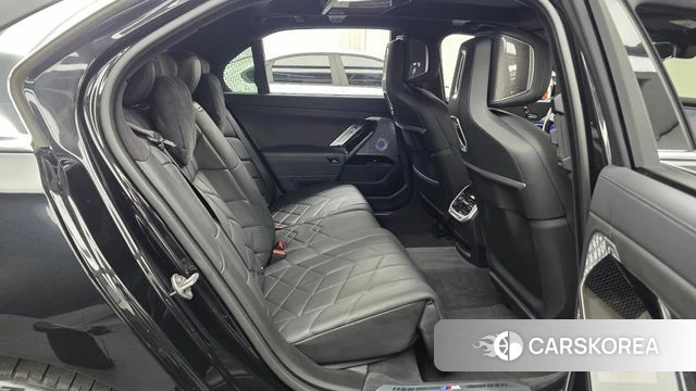BMW i7 (G70) 2024 Черный из Кореи, фото 3
