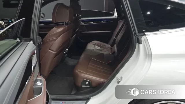 BMW 6 Series GT (G32) 2023 Белый из Кореи, фото 3