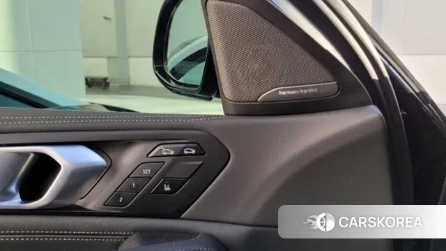 BMW X6 (G06) 2025 Черный из Кореи, фото 3