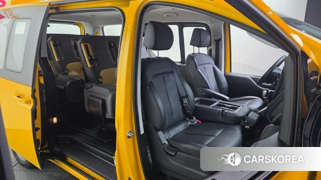 Hyundai Staria 2024 Желтый из Кореи, фото 3