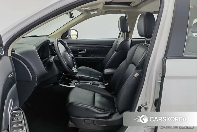 Mitsubishi  Outlander 2020 Белый из Китая, фото 3
