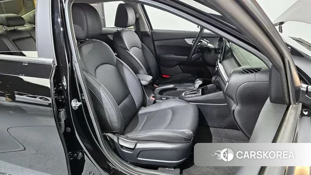 Kia The New K3 2nd generation 2021 Черный из Кореи, фото 3