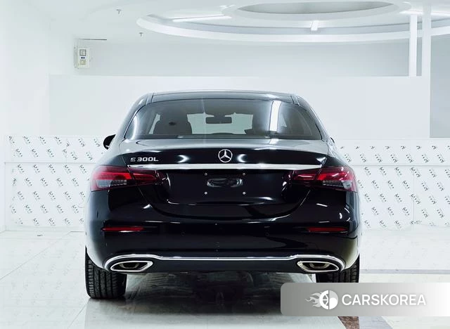 Mercedes-Benz E-class 2022 Черный из Китая, фото 3