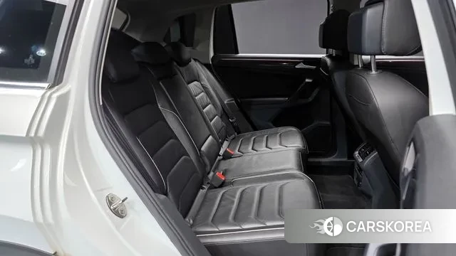 Volkswagen Tiguan second Generation 2021 Белый из Кореи, фото 3