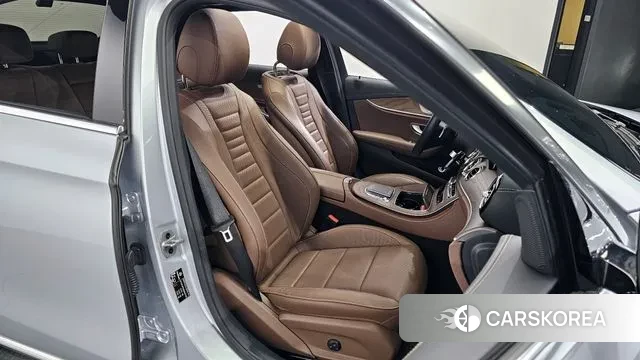 Mercedes-Benz E-Class W213 2022 Серебряный из Кореи, фото 3