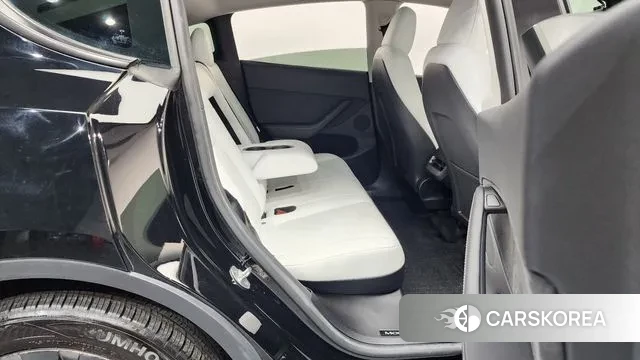 Tesla Model Y 2023 Черный из Кореи, фото 3