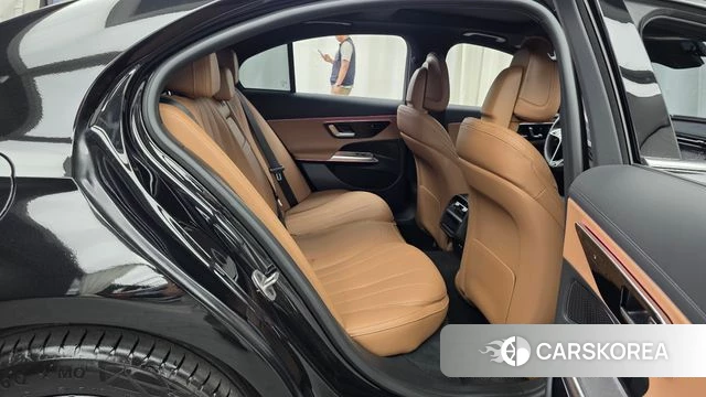 Mercedes-Benz E-Class W214 2025 Черный из Кореи, фото 3