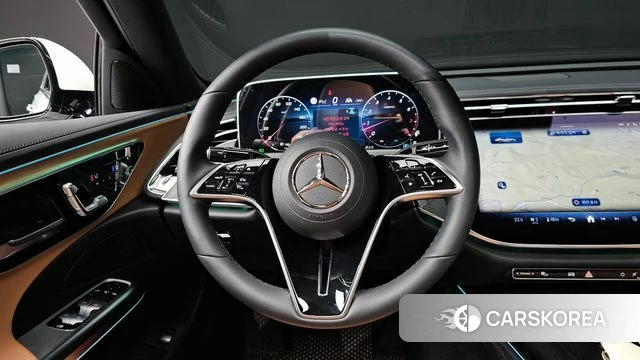 Mercedes-Benz E-Class W214 2024 Белый из Кореи, фото 3