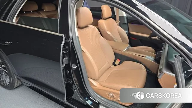 Hyundai Grandeur Hybrid (GN7) 2023 Черный из Кореи, фото 3