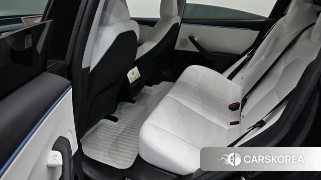 Tesla Model 3 2025 Серый из Кореи, фото 3