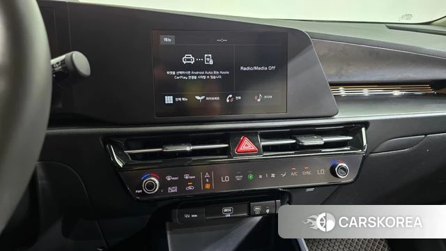 Kia Di Ol Nu Niro 2022 Белый из Кореи, фото 3