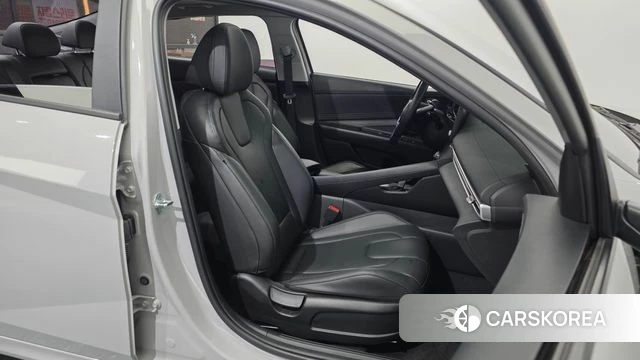 Hyundai Avante (CN7) 2022 Серебристо-серый из Кореи, фото 3