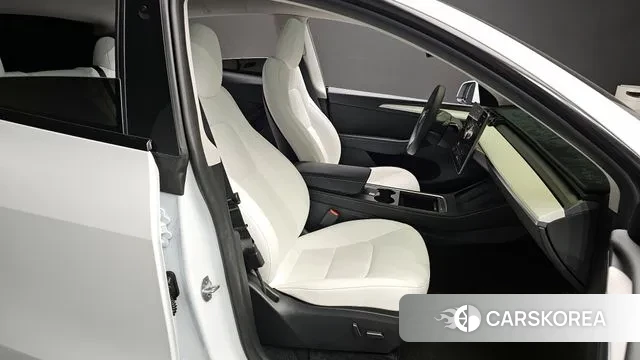 Tesla Model Y 2024 Белый из Кореи, фото 3